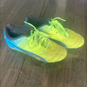 Puma Kids Soccer Shoes - Neon Yellow and Blue